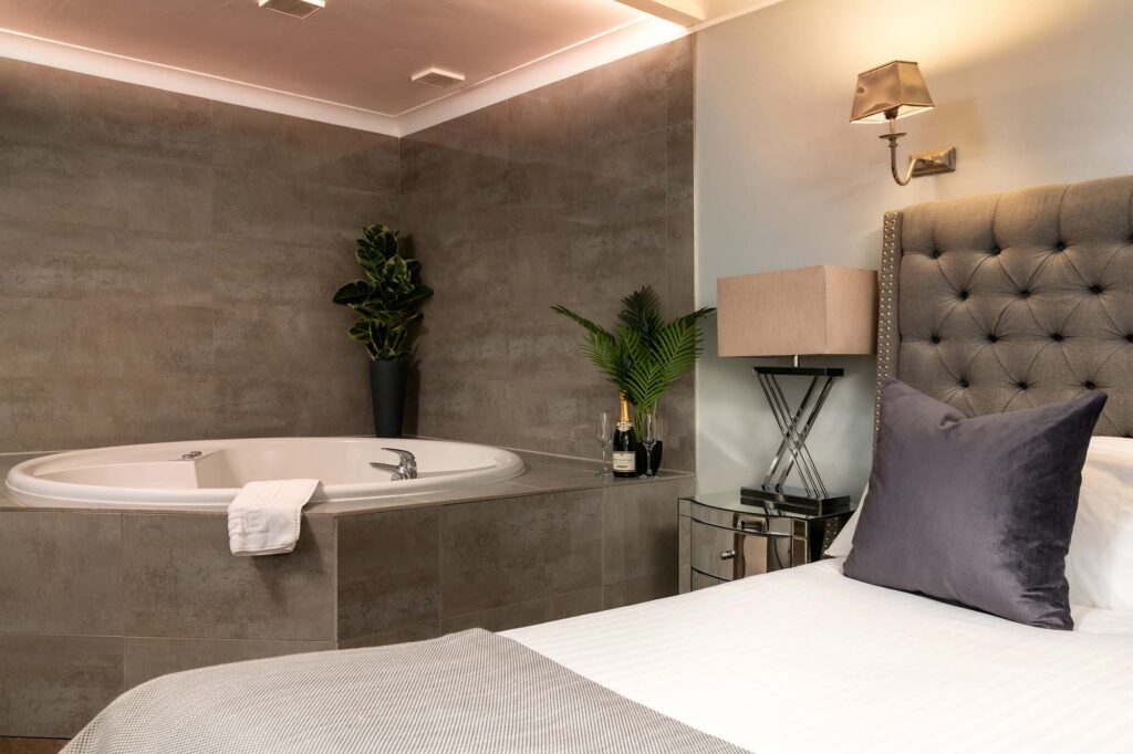 Hot Tub Rooms